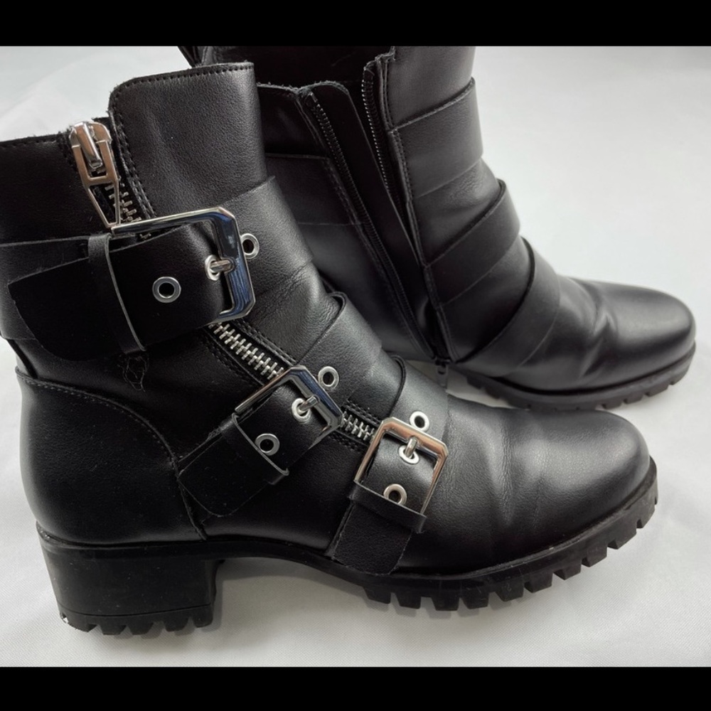 DOLCE VITA BOOTIES SIZE 9